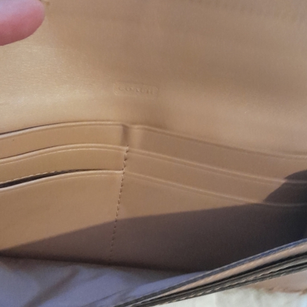 Coach Tan Leather Wallet with dusty - Picture 9 of 10